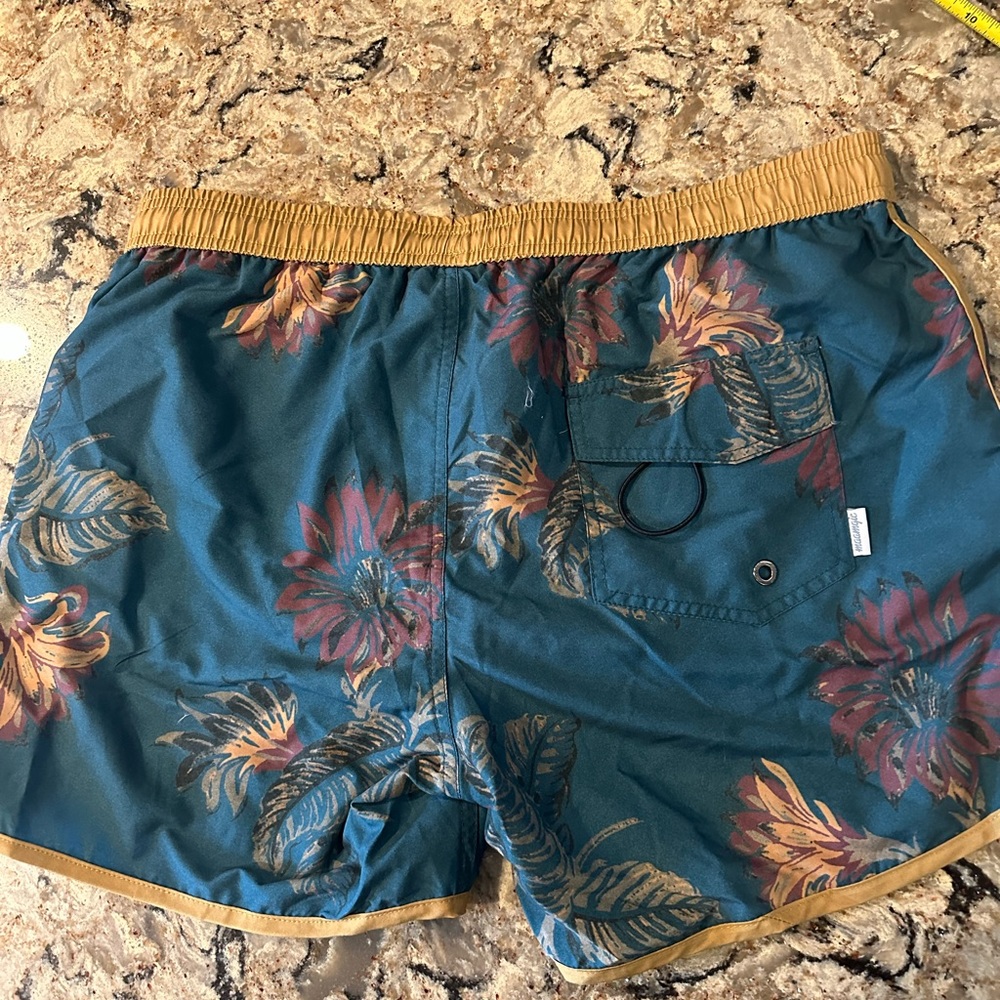 Men’s 4.5 Inch Inseam Vintage Blue Gold Swim Trunks Size XL New NWT - Picture 7 of 10